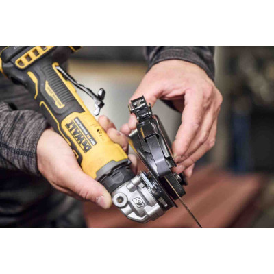 Купить Шлифмашина угловая - болгарка аккумуляторная бесщёточная DeWALT DCG404N. Официальный магазин Dewalt Украина. Фирменный инструмент и оборудовние DeWALT, STANLEY, BLACK+DECKER, BOSTITCH