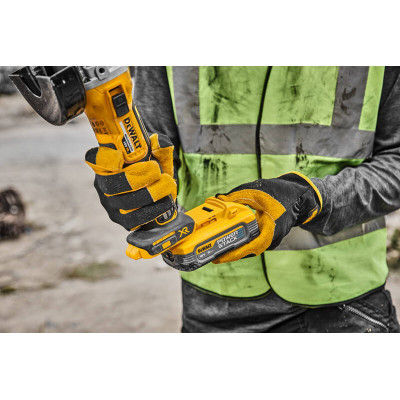Купити Шліфмашина кутова - болгарка акумуляторна безщіткова DeWALT DCG405H2T. Офіційний магазин Dewalt Україна. Фірмовий інструмент та обладнання DeWALT, STANLEY, BLACK+DECKER, BOSTITCH