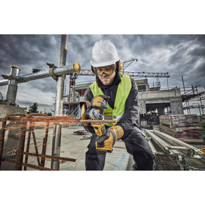 Купить Шлифмашина угловая - болгарка аккумуляторная бесщёточная DeWALT DCG405P3. Официальный магазин Dewalt Украина. Фирменный инструмент и оборудовние DeWALT, STANLEY, BLACK+DECKER, BOSTITCH