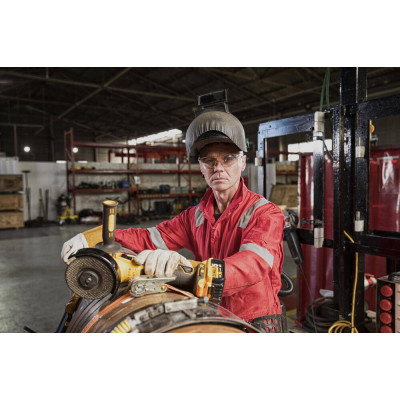 Купить Шлифмашина угловая - болгарка аккумуляторная бесщёточная DeWALT DCG405P3. Официальный магазин Dewalt Украина. Фирменный инструмент и оборудовние DeWALT, STANLEY, BLACK+DECKER, BOSTITCH
