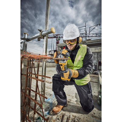 Купить Шлифмашина угловая - болгарка аккумуляторная бесщёточная DeWALT DCG405P3. Официальный магазин Dewalt Украина. Фирменный инструмент и оборудовние DeWALT, STANLEY, BLACK+DECKER, BOSTITCH