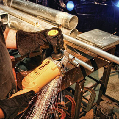 Купити Шліфмашина кутова - болгарка мережева DeWALT DWE496. Офіційний магазин Dewalt Україна. Фірмовий інструмент та обладнання DeWALT, STANLEY, BLACK+DECKER, BOSTITCH