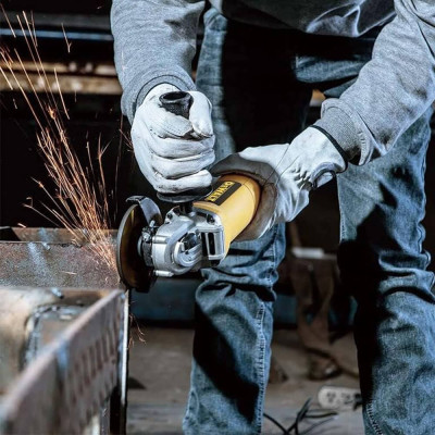 Купити Шліфмашина кутова - болгарка мережева DeWALT DWE4117. Офіційний магазин Dewalt Україна. Фірмовий інструмент та обладнання DeWALT, STANLEY, BLACK+DECKER, BOSTITCH