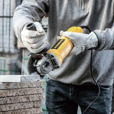Купити Шліфмашина кутова - болгарка мережева DeWALT DWE4117. Офіційний магазин Dewalt Україна. Фірмовий інструмент та обладнання DeWALT, STANLEY, BLACK+DECKER, BOSTITCH