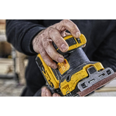Купити Шліфмашина вібраційна акумуляторна DeWALT DCW200N. Офіційний магазин Dewalt Україна. Фірмовий інструмент та обладнання DeWALT, STANLEY, BLACK+DECKER, BOSTITCH