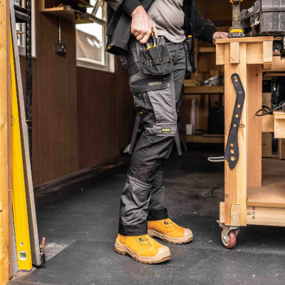 Купить Штаны FAIRHAVEN DeWALT DWC192-004-3431. Официальный магазин Dewalt Украина. Фирменный инструмент и оборудовние DeWALT, STANLEY, BLACK+DECKER, BOSTITCH