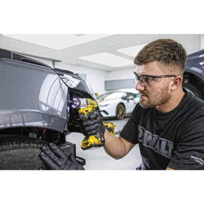 Купити Шурупокрут акумуляторний ударний безщітковий DeWALT DCF801D2. Офіційний магазин Dewalt Україна. Фірмовий інструмент та обладнання DeWALT, STANLEY, BLACK+DECKER, BOSTITCH