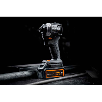 Купити Шурупокрут ударний McLaren F1 TEAM LIMITED EDITION DeWALT DCF85MP2T. Офіційний магазин Dewalt Україна. Фірмовий інструмент та обладнання DeWALT, STANLEY, BLACK+DECKER, BOSTITCH