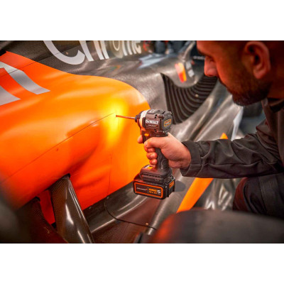 Купити Шурупокрут ударний McLaren F1 TEAM LIMITED EDITION DeWALT DCF85MP2T. Офіційний магазин Dewalt Україна. Фірмовий інструмент та обладнання DeWALT, STANLEY, BLACK+DECKER, BOSTITCH