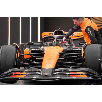 Купити Шурупокрут ударний McLaren F1 TEAM LIMITED EDITION DeWALT DCF85MP2T. Офіційний магазин Dewalt Україна. Фірмовий інструмент та обладнання DeWALT, STANLEY, BLACK+DECKER, BOSTITCH