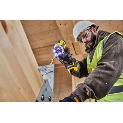 Купити Шурупокрут ударний акумуляторний безщітковий DeWALT DCF860NT. Офіційний магазин Dewalt Україна. Фірмовий інструмент та обладнання DeWALT, STANLEY, BLACK+DECKER, BOSTITCH