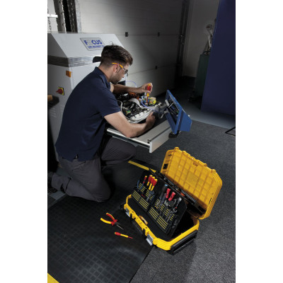 Купити Ящик техніка FATMAX®, 540х400х435 мм, армований скловолокном, оснащений колесами STANLEY FMST1-72383. Офіційний магазин Dewalt Україна. Фірмовий інструмент та обладнання DeWALT, STANLEY, BLACK+DECKER, BOSTITCH