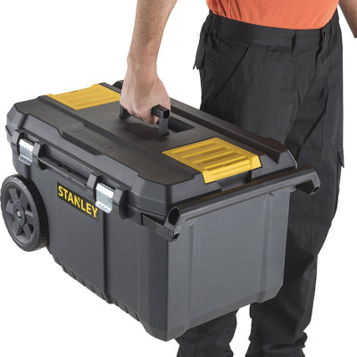 Купить Ящик большого объема ESSENTIAL CHEST, размеры 665x404x344 мм, с колесами STANLEY STST1-80150. Официальный магазин Dewalt Украина. Фирменный инструмент и оборудовние DeWALT, STANLEY, BLACK+DECKER, BOSTITCH
