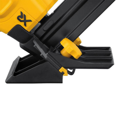 Купити Степлер скобозабивний акумуляторний безщітковий DeWALT DCN682D2. Офіційний магазин Dewalt Україна. Фірмовий інструмент та обладнання DeWALT, STANLEY, BLACK+DECKER, BOSTITCH
