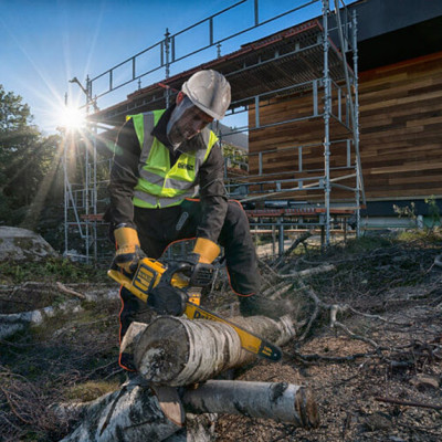 Купити Пила ланцюгова акумуляторна безщіткова DeWALT DCM575N. Офіційний магазин Dewalt Україна. Фірмовий інструмент та обладнання DeWALT, STANLEY, BLACK+DECKER, BOSTITCH