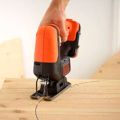 Купити Пила лобзикова акумуляторна BLACK+DECKER BDCJS12N. Офіційний магазин Dewalt Україна. Фірмовий інструмент та обладнання DeWALT, STANLEY, BLACK+DECKER, BOSTITCH