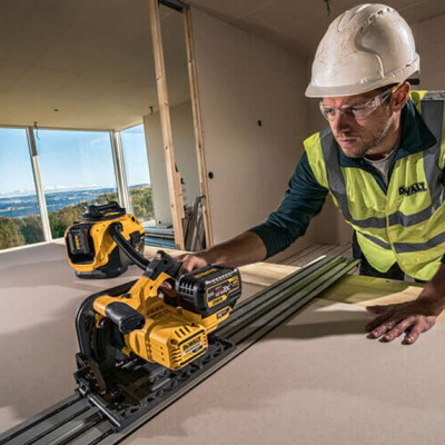 Купити Пила дискова занурювальна акумуляторна DeWALT DCS520NT. Офіційний магазин Dewalt Україна. Фірмовий інструмент та обладнання DeWALT, STANLEY, BLACK+DECKER, BOSTITCH