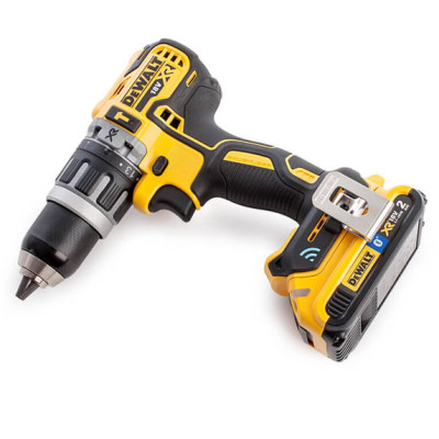 Купити Акумуляторний ударний дриль-шуруповерт DeWALT DCD797D2B. Офіційний магазин Dewalt Україна. Фірмовий інструмент та обладнання DeWALT, STANLEY, BLACK+DECKER, BOSTITCH