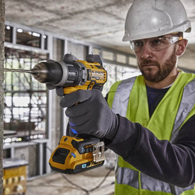 Купити Дриль-шуруповерт акумуляторна безщіткова ударна DeWALT DCD997P2B. Офіційний магазин Dewalt Україна. Фірмовий інструмент та обладнання DeWALT, STANLEY, BLACK+DECKER, BOSTITCH