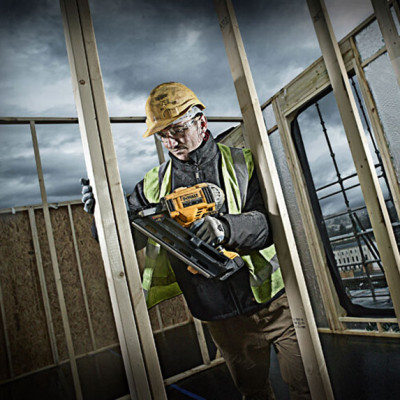Купити Пістолет цвяхозабивний акумуляторний безщітковий DeWALT DCN692N. Офіційний магазин Dewalt Україна. Фірмовий інструмент та обладнання DeWALT, STANLEY, BLACK+DECKER, BOSTITCH