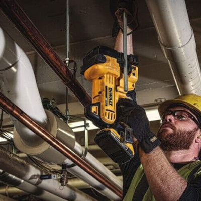 Купити Різак шпильок акумуляторний DeWALT DCS350N. Офіційний магазин Dewalt Україна. Фірмовий інструмент та обладнання DeWALT, STANLEY, BLACK+DECKER, BOSTITCH