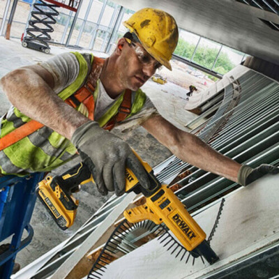 Купити Шуруповерт акумуляторний безщітковий DeWALT DCF620NT. Офіційний магазин Dewalt Україна. Фірмовий інструмент та обладнання DeWALT, STANLEY, BLACK+DECKER, BOSTITCH