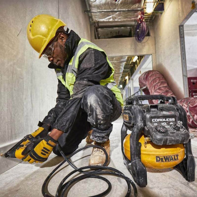 Купити Компресор повітряний акумуляторний DeWALT DCC1054T2. Офіційний магазин Dewalt Україна. Фірмовий інструмент та обладнання DeWALT, STANLEY, BLACK+DECKER, BOSTITCH