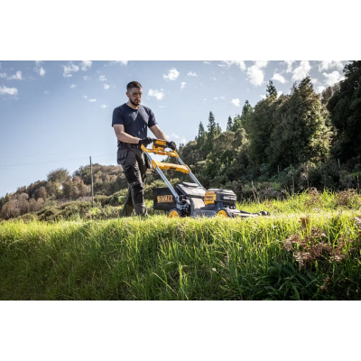 Купить Газонокосилка аккумуляторная самоходная бесщёточная DeWALT DCMWSP660N. Официальный магазин Dewalt Украина. Фирменный инструмент и оборудовние DeWALT, STANLEY, BLACK+DECKER, BOSTITCH