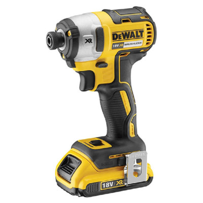 Купити Набір з трьох інструментів безщіткових DeWALT DCK384P2T. Офіційний магазин Dewalt Україна. Фірмовий інструмент та обладнання DeWALT, STANLEY, BLACK+DECKER, BOSTITCH