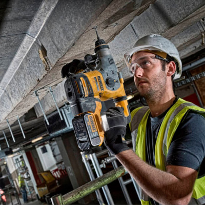 Купити Перфоратор акумуляторний безщітковий DeWALT DCH283P2. Офіційний магазин Dewalt Україна. Фірмовий інструмент та обладнання DeWALT, STANLEY, BLACK+DECKER, BOSTITCH