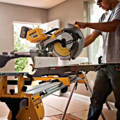 Купити Пила торцювальна акумуляторна DeWALT DHS780N. Офіційний магазин Dewalt Україна. Фірмовий інструмент та обладнання DeWALT, STANLEY, BLACK+DECKER, BOSTITCH