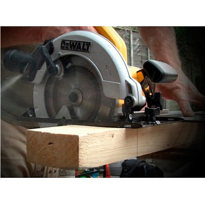 Купити Пила дискова DeWALT DWE560_1. Офіційний магазин Dewalt Україна. Фірмовий інструмент та обладнання DeWALT, STANLEY, BLACK+DECKER, BOSTITCH
