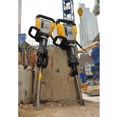 Купити Відбійний молоток мережевий DeWALT D25961K. Офіційний магазин Dewalt Україна. Фірмовий інструмент та обладнання DeWALT, STANLEY, BLACK+DECKER, BOSTITCH