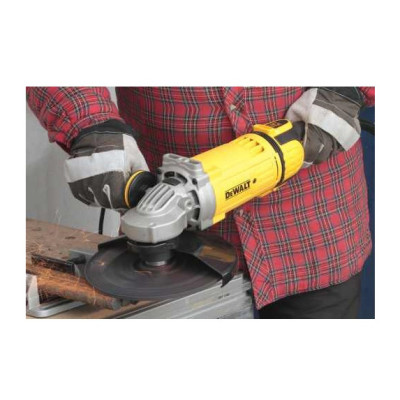Купить Шлифмашина угловая - болгарка сетевая DeWALT DWE4599. Официальный магазин Dewalt Украина. Фирменный инструмент и оборудовние DeWALT, STANLEY, BLACK+DECKER, BOSTITCH