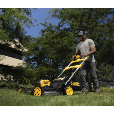Купить Газонокосилка аккумуляторная самоходная бесщёточная DeWALT DCMWSP550N. Официальный магазин Dewalt Украина. Фирменный инструмент и оборудовние DeWALT, STANLEY, BLACK+DECKER, BOSTITCH
