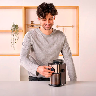 Купити Кавомолка BLACK+DECKER BXCG151E. Офіційний магазин Dewalt Україна. Фірмовий інструмент та обладнання DeWALT, STANLEY, BLACK+DECKER, BOSTITCH