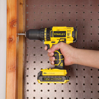Купити Дриль-шуруповерт акумуляторний STANLEY SCD20S2K. Офіційний магазин Dewalt Україна. Фірмовий інструмент та обладнання DeWALT, STANLEY, BLACK+DECKER, BOSTITCH