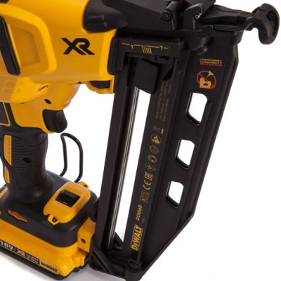 Купити Пістолет цвяхозабивний акумуляторний безщітковий DeWALT DCN662D2. Офіційний магазин Dewalt Україна. Фірмовий інструмент та обладнання DeWALT, STANLEY, BLACK+DECKER, BOSTITCH