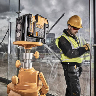Купити Рівень лазерний комбінований DeWALT DCE0825LR. Офіційний магазин Dewalt Україна. Фірмовий інструмент та обладнання DeWALT, STANLEY, BLACK+DECKER, BOSTITCH