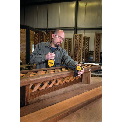 Купити Струбцина XL триггерна з максимальним зусиллям стиснення 270 кг DeWALT DWHT0-83186. Офіційний магазин Dewalt Україна. Фірмовий інструмент та обладнання DeWALT, STANLEY, BLACK+DECKER, BOSTITCH