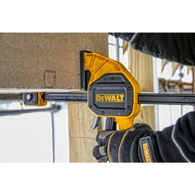 Купити Струбцина XL триггерная з максимальним зусиллям стиснення 270 кг DeWALT DWHT0-83185. Офіційний магазин Dewalt Україна. Фірмовий інструмент та обладнання DeWALT, STANLEY, BLACK+DECKER, BOSTITCH