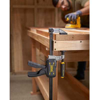 Купити Струбцина STANLEY FatMax гібридна 600мм STANLEY FMHT83008-0. Офіційний магазин Dewalt Україна. Фірмовий інструмент та обладнання DeWALT, STANLEY, BLACK+DECKER, BOSTITCH
