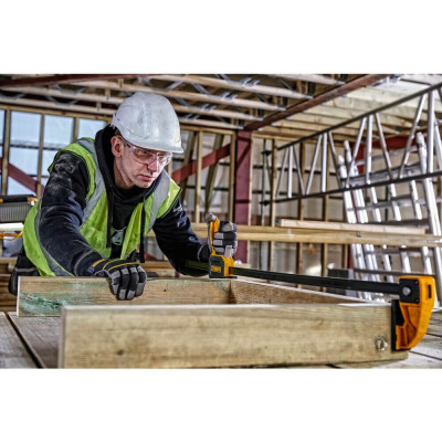 Купити Струбцина XL триггерна з максимальним зусиллям стиснення 270 кг DeWALT DWHT0-83187. Офіційний магазин Dewalt Україна. Фірмовий інструмент та обладнання DeWALT, STANLEY, BLACK+DECKER, BOSTITCH