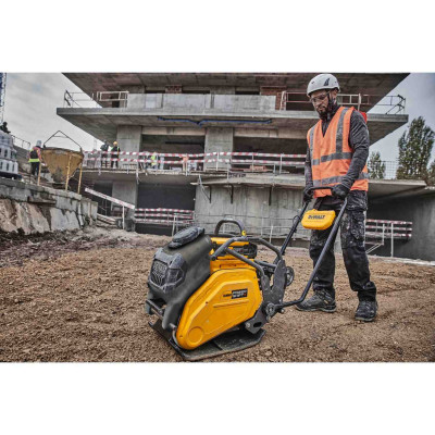 Купити Вібраційна плита прямохідна акумуляторна POWERSHIFT DeWALT DCPS7154N. Офіційний магазин Dewalt Україна. Фірмовий інструмент та обладнання DeWALT, STANLEY, BLACK+DECKER, BOSTITCH