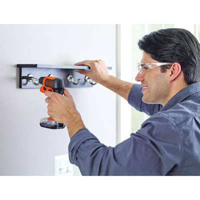Купити Викрутка-ліхтар акумуляторна BLACK+DECKER BDCSFS30C. Офіційний магазин Dewalt Україна. Фірмовий інструмент та обладнання DeWALT, STANLEY, BLACK+DECKER, BOSTITCH
