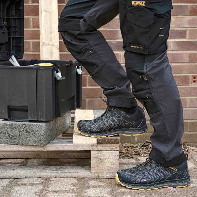 Купить Обувь рабочая FARGO DeWALT DWF50233-101-9. Официальный магазин Dewalt Украина. Фирменный инструмент и оборудовние DeWALT, STANLEY, BLACK+DECKER, BOSTITCH