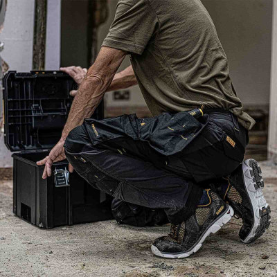 Купить Обувь рабочая KRYPTON DeWALT DWF50099-130-11. Официальный магазин Dewalt Украина. Фирменный инструмент и оборудовние DeWALT, STANLEY, BLACK+DECKER, BOSTITCH